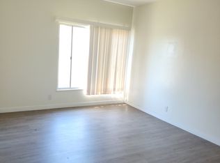 4767 San Vicente Blvd APT 6, Los Angeles, CA 90019