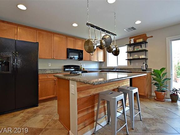 5th image of 10810 Merrimack Ave