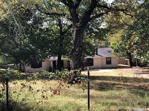 3rd image of 3905 Hidden Lake Ct