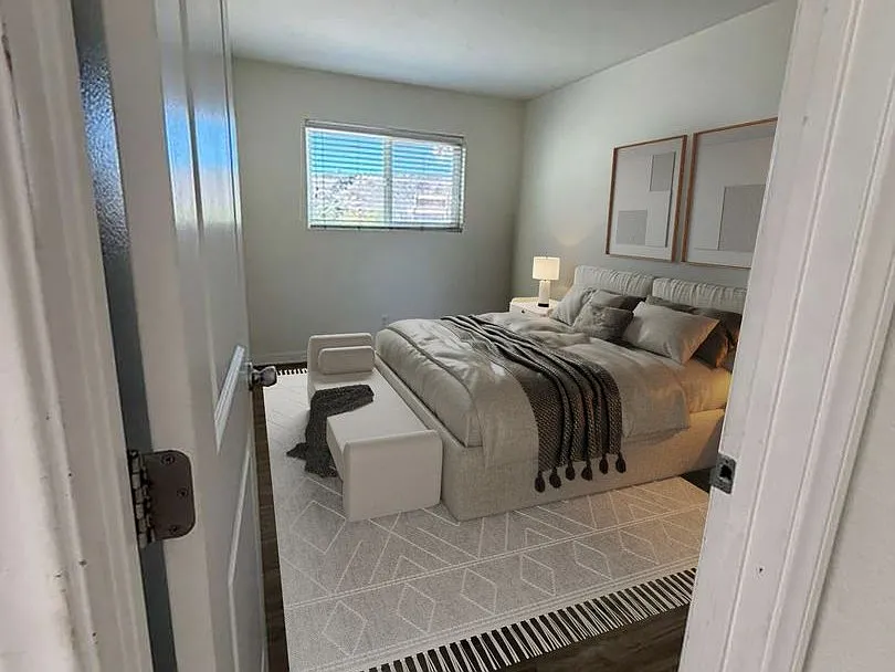 2 bed, 650 sqft, $2,300 — Photo 2