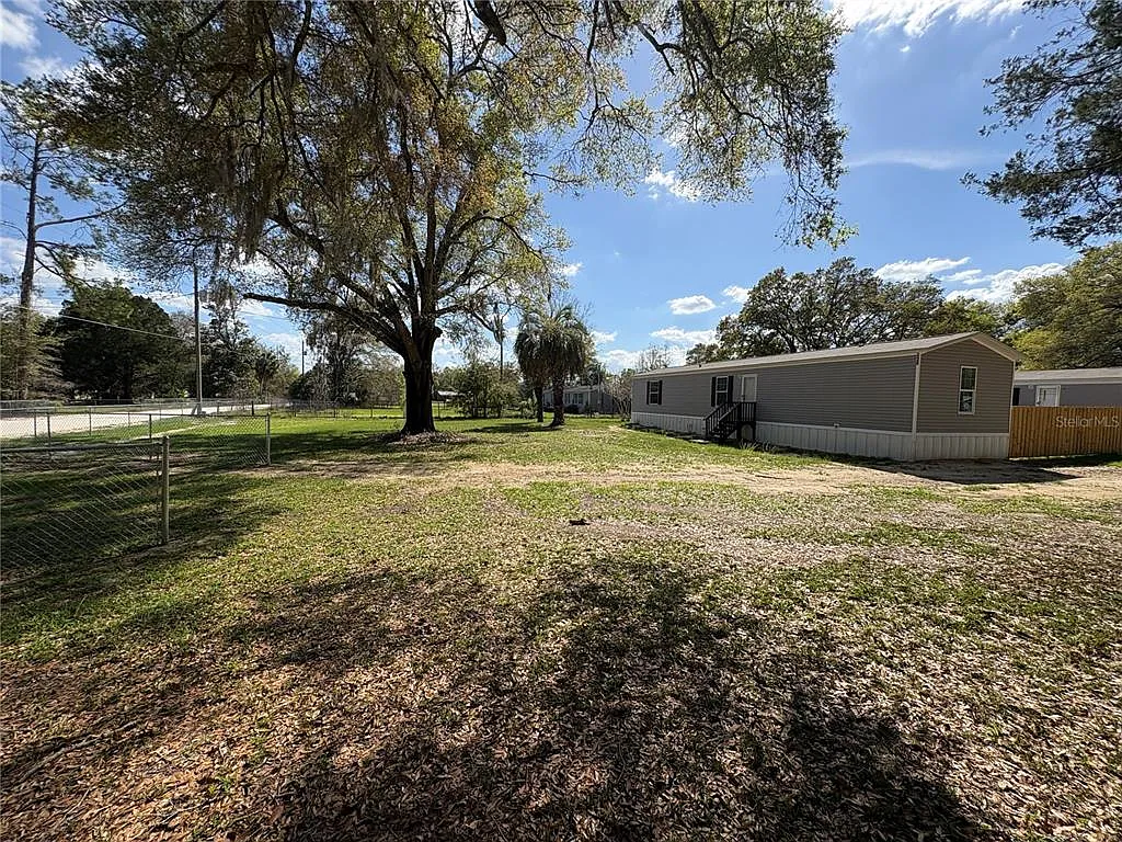 3 bed, 2.0 bath, 1000 sqft, $1,600 — Photo 4