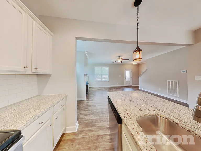 111 Cottage Ct — Photo 7