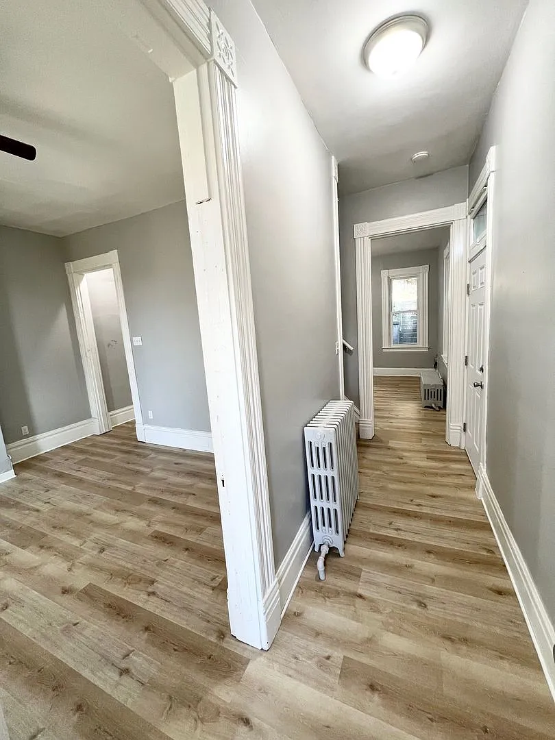 123 Charles St photo 1