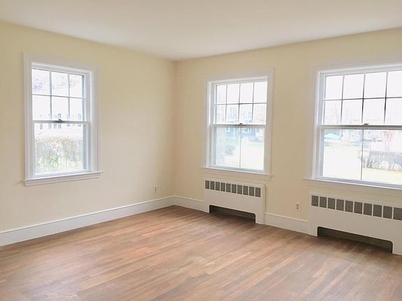 2nd image of 115 Peck Ave