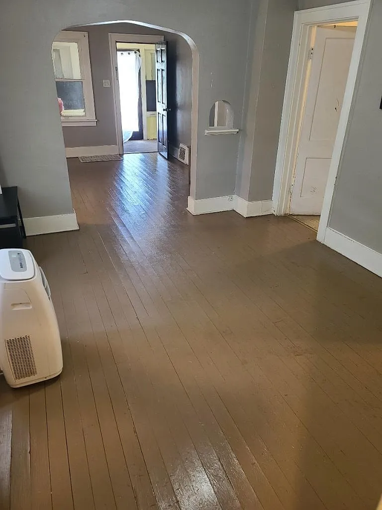 2 bed, 950 sqft, $1,200 — Photo 2