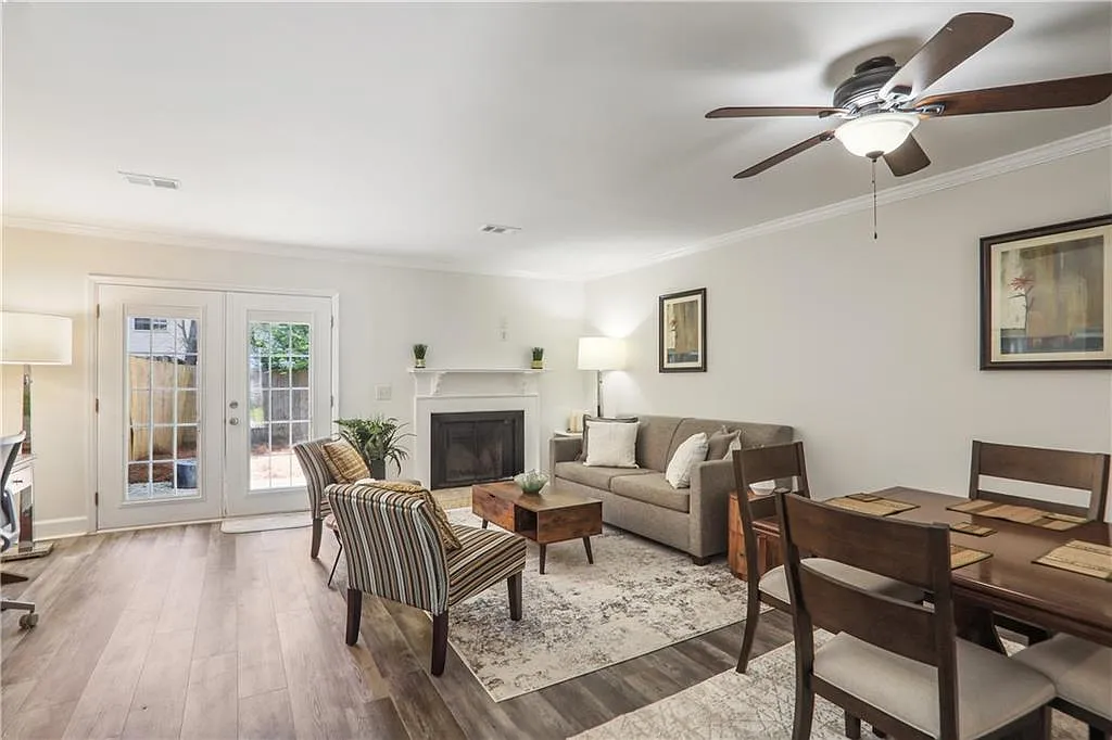 2 bed, 2.5 bath, 1152 sqft, $3,750 — Photo 3
