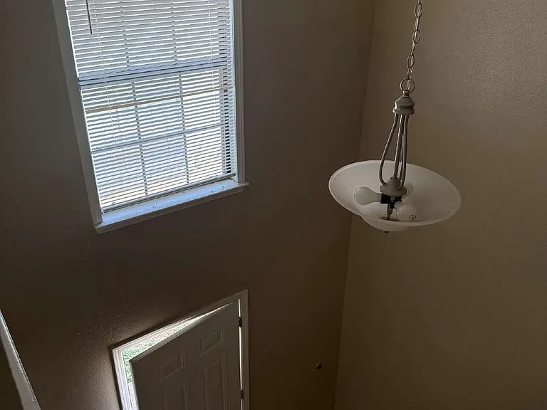 10571 Starcrest Dr — Photo 9