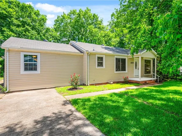 2215 Rogers Dr, Alexandria, LA 71301