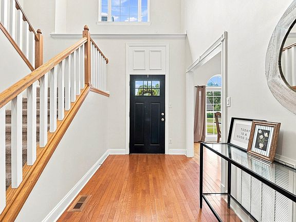 4th image of 10558 Daffodil Cir