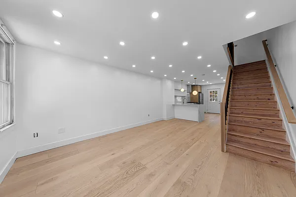 Rented by Friedman Mayer, LREB | media 11