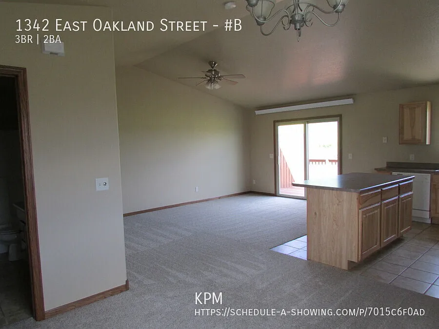 Building Photo - 1342 E Oakland St #B