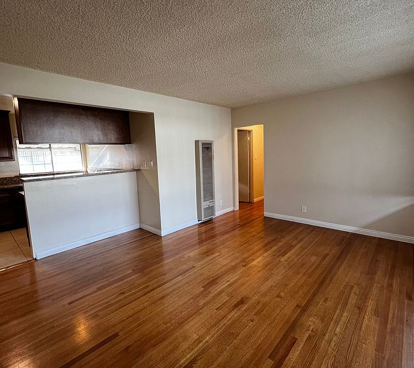 1st image of 4481 Chevy Chase Dr #10