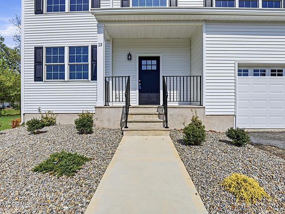 5th image of 13 Laketree Court