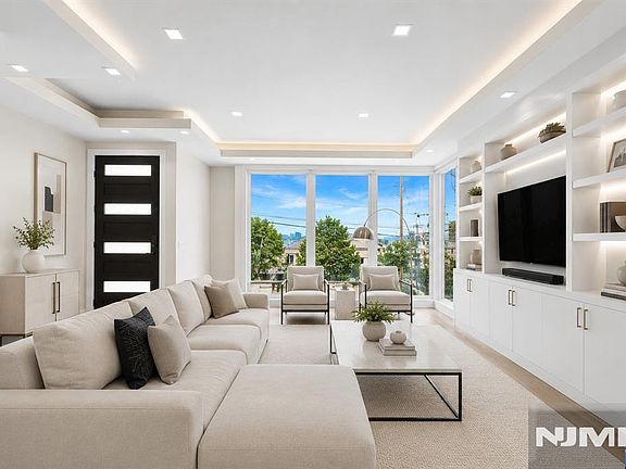 2nd image of 506 Undercliff Avenue