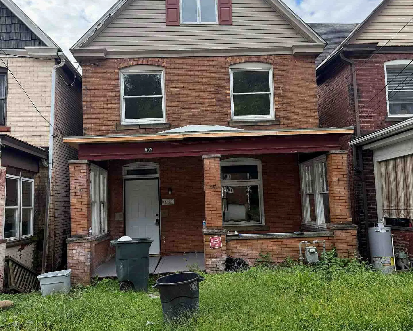 4 bed, 1600 sqft, $2,100 — Photo 1