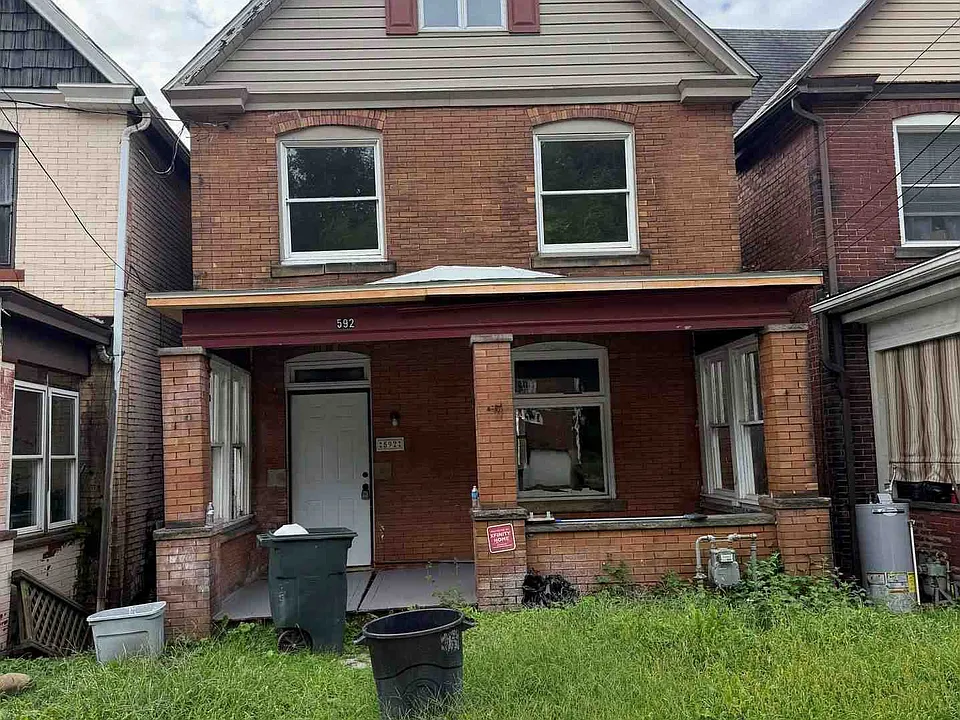 592 E 7th Ave