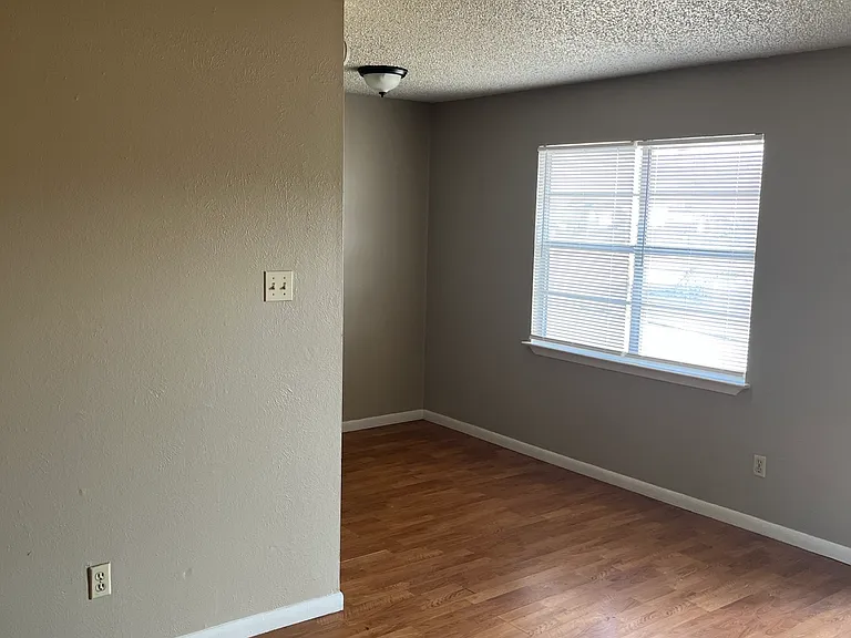 2205 Jennifer Dr #2 — Photo 4