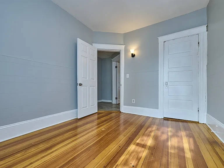 41 Salem St #2L — Photo 13