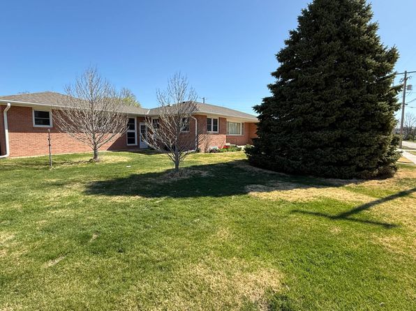 308 W 8th St, Davenport, NE 68335