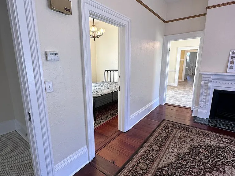 942 G St — Photo 10