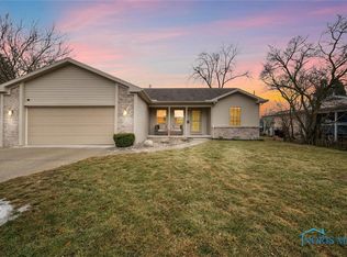 660 Greenfield Dr, Maumee, OH 43537