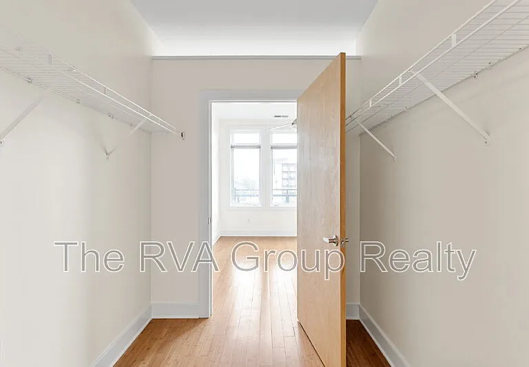 110 W Marshall St #27 — Photo 40