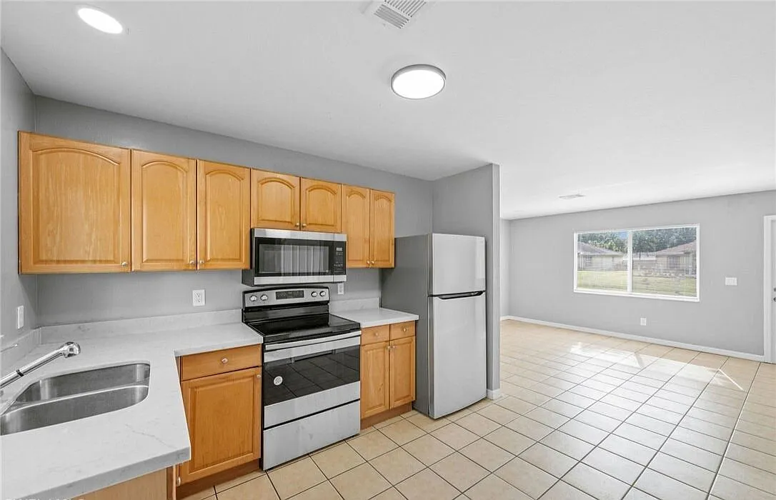2 bed, 1.0 bath, 780 sqft, $1,350 — Photo 3
