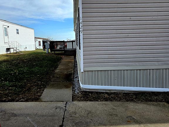 2nd image of 1429 Stone Creek Valley Cir