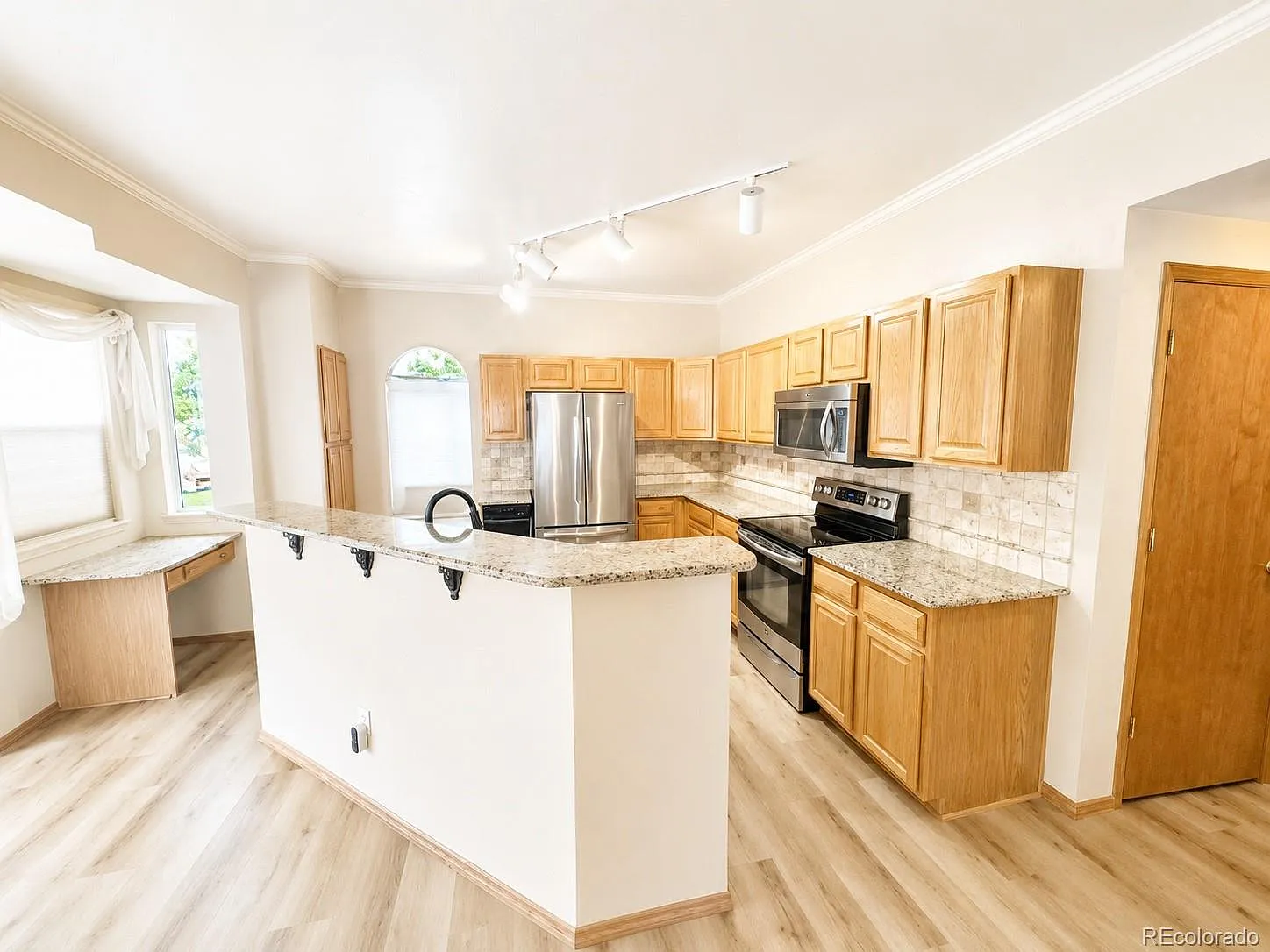 3 bed, 2.5 bath, 3424 sqft, $3,000 — Photo 2