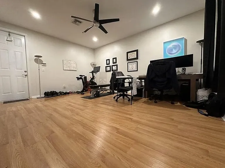 1460 Corbison Point Pl — Photo 2