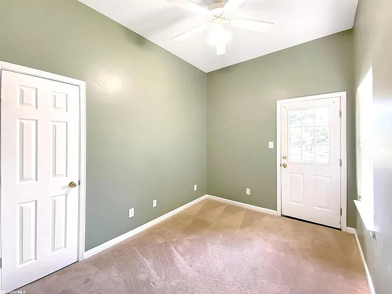 4 Yacht Club Dr #9 — Photo 14
