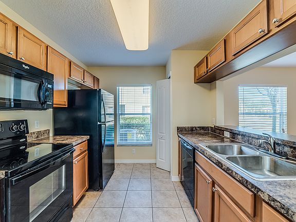 2nd image of 523 Carina Cir