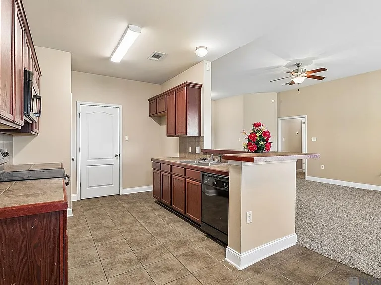 11176 Merlo Dr — Photo 4