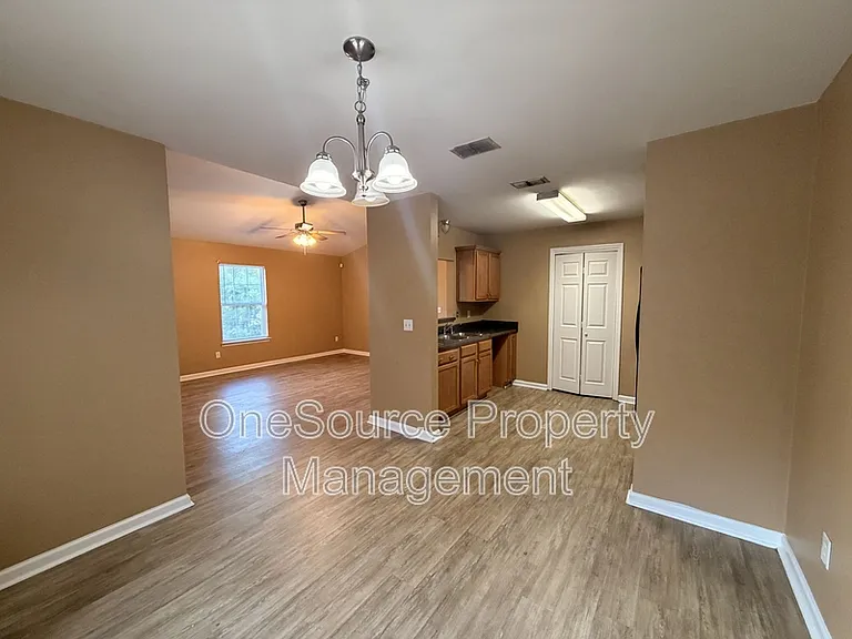 203 B W Roberts St — Photo 14