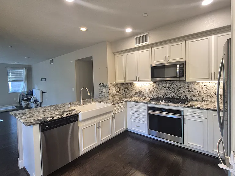 111 Llano De Los Robles Ave #7 — Photo 14