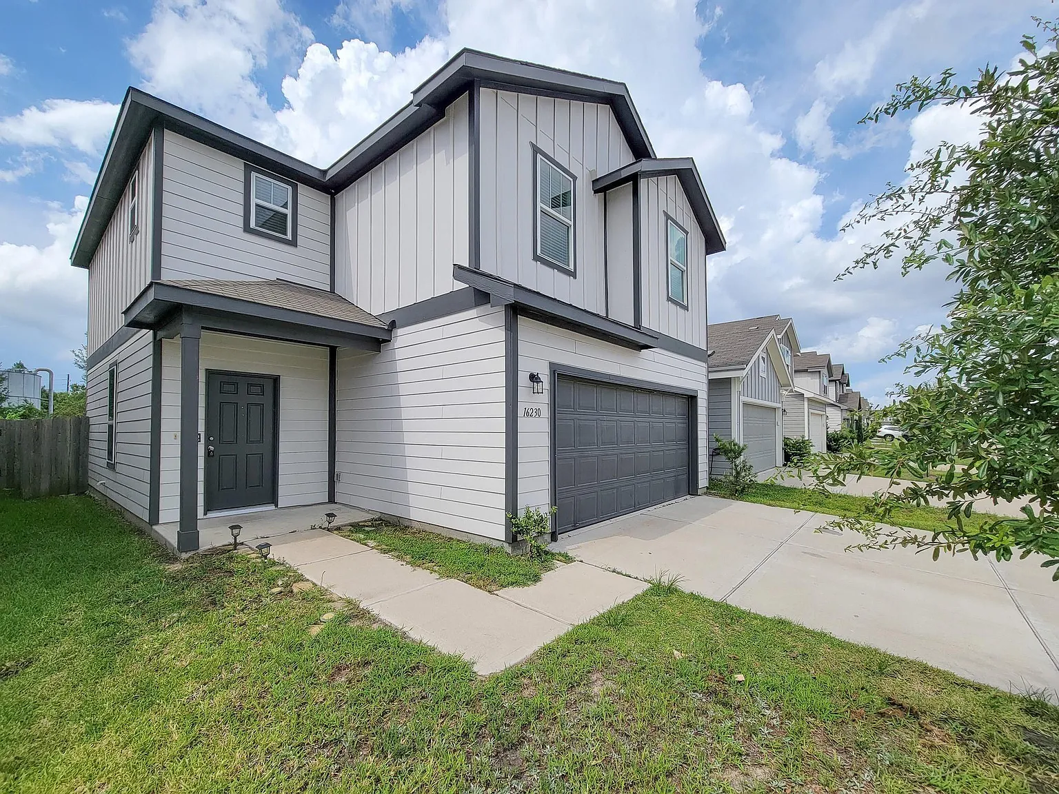 4 bed, 2.5 bath, 1698 sqft, $2,100 — Photo 2