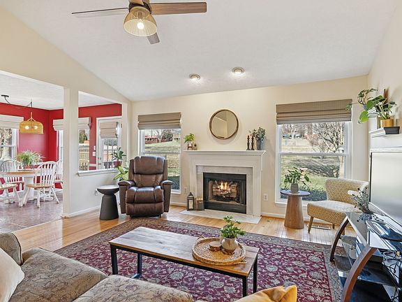 4th image of 2051 Upland Dr
