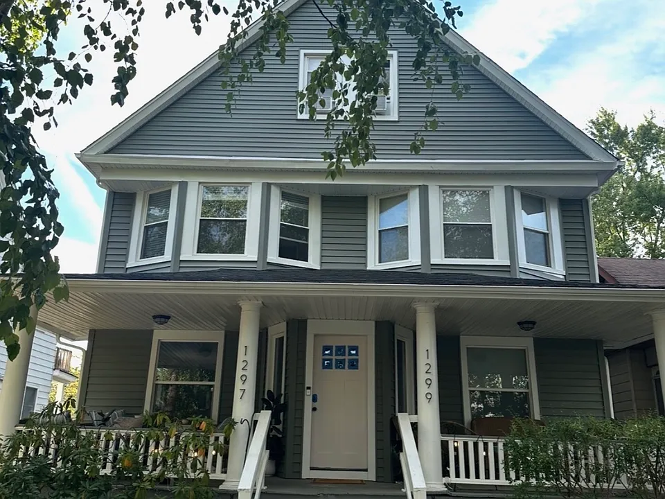 1299 W 105th St