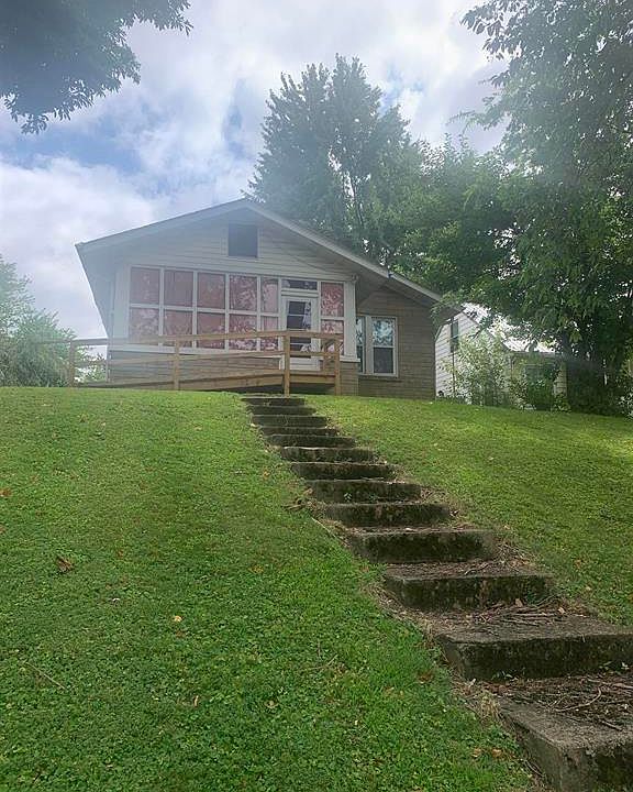1st image of 816 W Parrish Ave