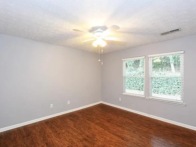 10500 Summer Creek Dr — Photo 11