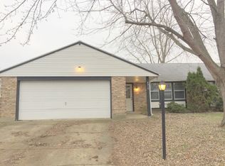 8202 Schoolgate Dr, Dayton, OH 45424