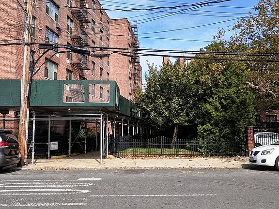 5th image of 100 Colfax Ave APT 3S