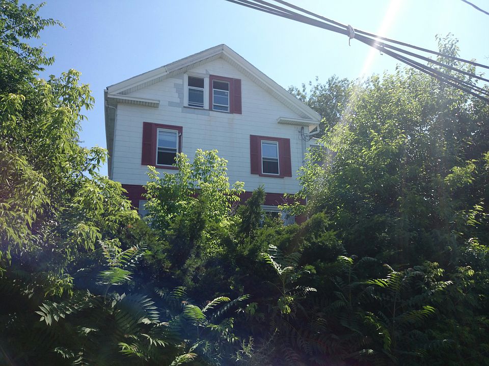 2nd image of 79 Willow Ct