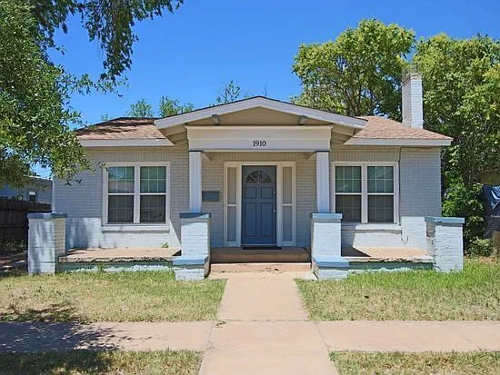 3 bed, 2.0 bath, 1597 sqft, $1,250 — Photo 1