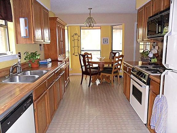 5th image of 2118 Preakness Ct