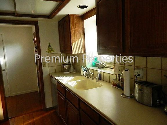2nd image of 1418 Camino Peral