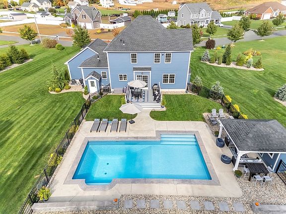 2nd image of 10 Day Lily Ln