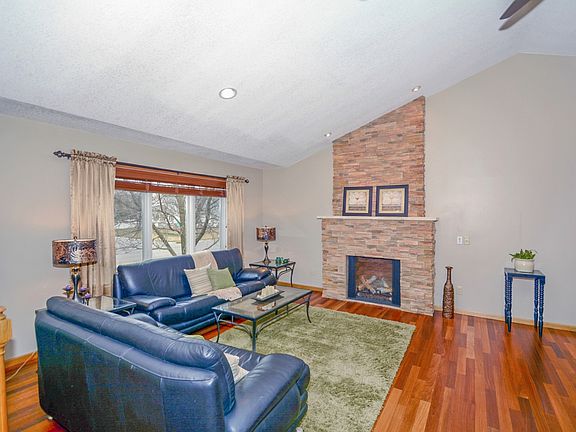 2nd image of 3643 Oxford Dr
