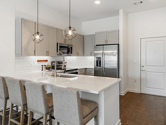 4th image of 1677 54th Ave N #109