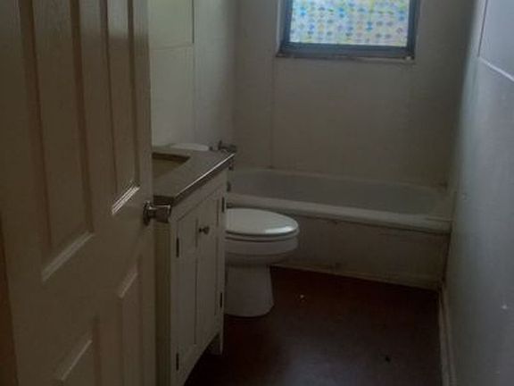 4th image of 2100 Olive St